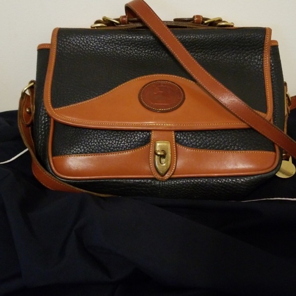 Dooney & Bourke Handbags - Dooney & Bourke Purse